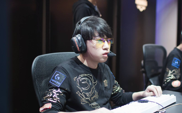 不勒斯团队 不勒斯团队