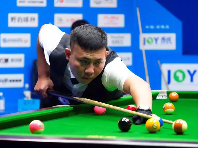 对首轮比赛 对首轮比赛